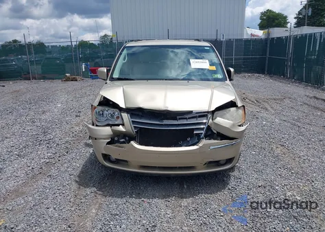 2010 Chrysler Town & Country Touring из США, поврежденный, VIN 2A4RR5D15AR298897